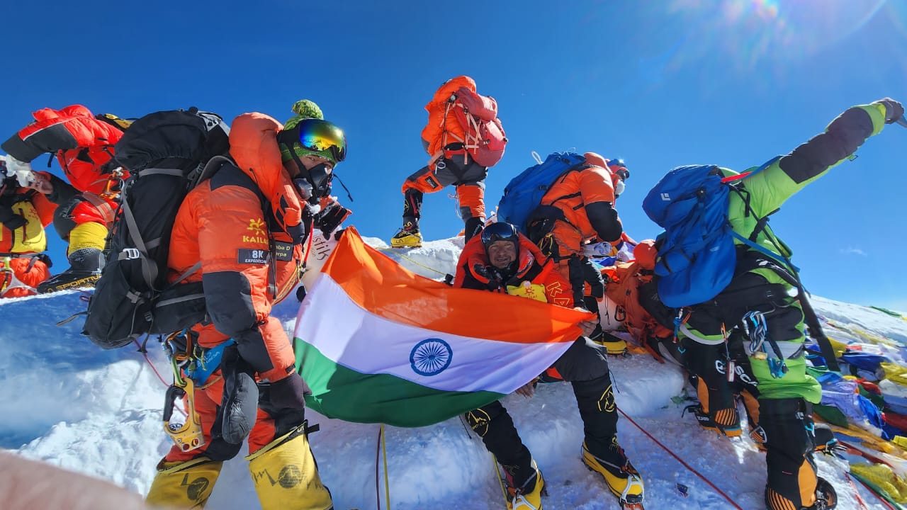 Mt. Everest Summit_Indian Flag_Hemant Soreng